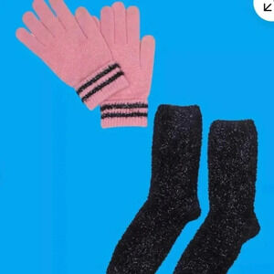 MARCUS ADLER NEW YORK Tinsley Glove and Cozy Sock Set
